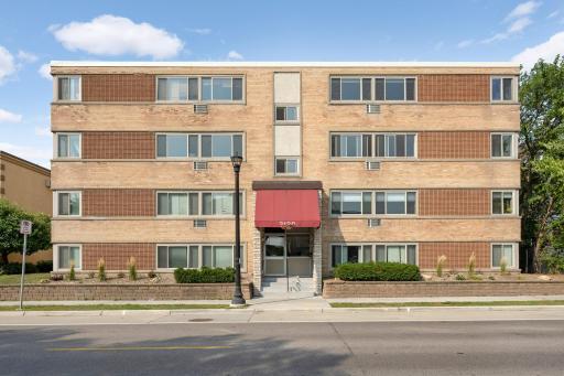 Photo for 3120 Hennepin Avenue, 7, Minneapolis, MN 55408 - Listing #6339418 3120 Hennepin Avenue, 7, Minneapolis, MN 55408