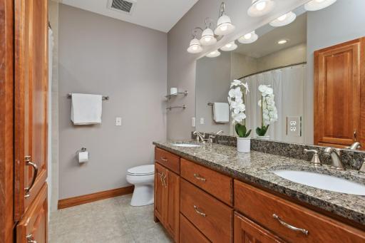 9758 230th Street E, Lakeville, MN 55044