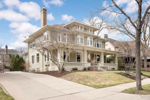 1776 Knox Avenue S, Minneapolis, MN 55403