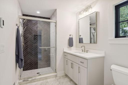4037 Washburn Avenue S, Minneapolis, MN 55410