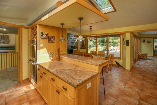 18-web-or-mls-18-Kitchen.jpg