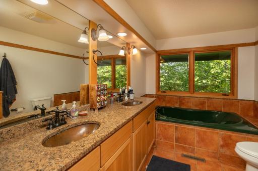 29-web-or-mls-29-Primary Bathroom.jpg