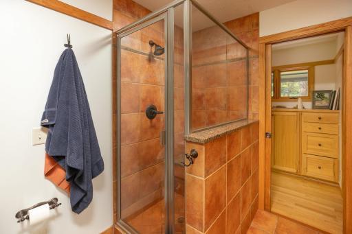 30-web-or-mls-30-Primary Bathroom.jpg