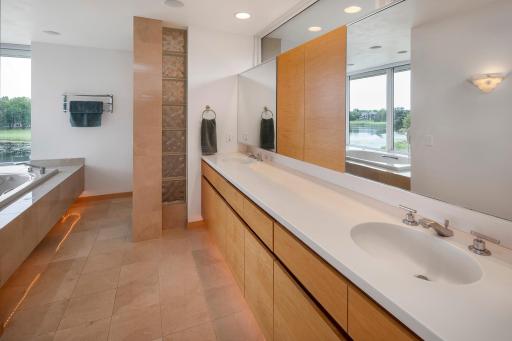 8983 Avila Cove, Eden Prairie, MN 55347