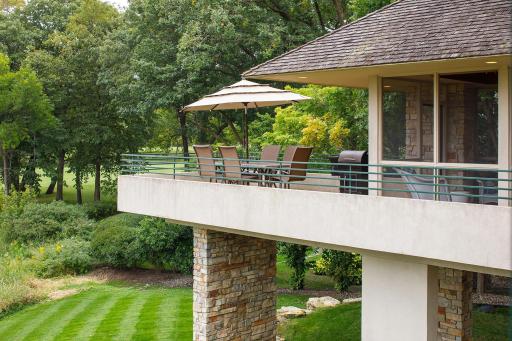 8983 Avila Cove, Eden Prairie, MN 55347