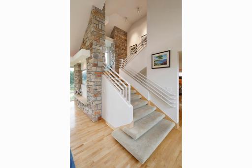 8983 Avila Cove, Eden Prairie, MN 55347