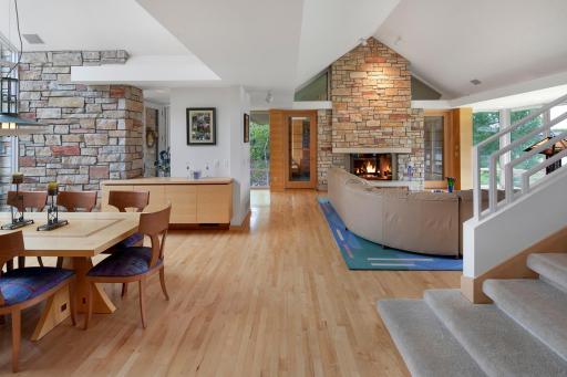 8983 Avila Cove, Eden Prairie, MN 55347