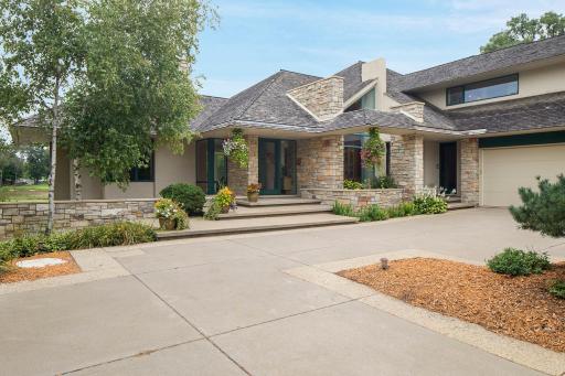 8983 Avila Cove, Eden Prairie, MN 55347