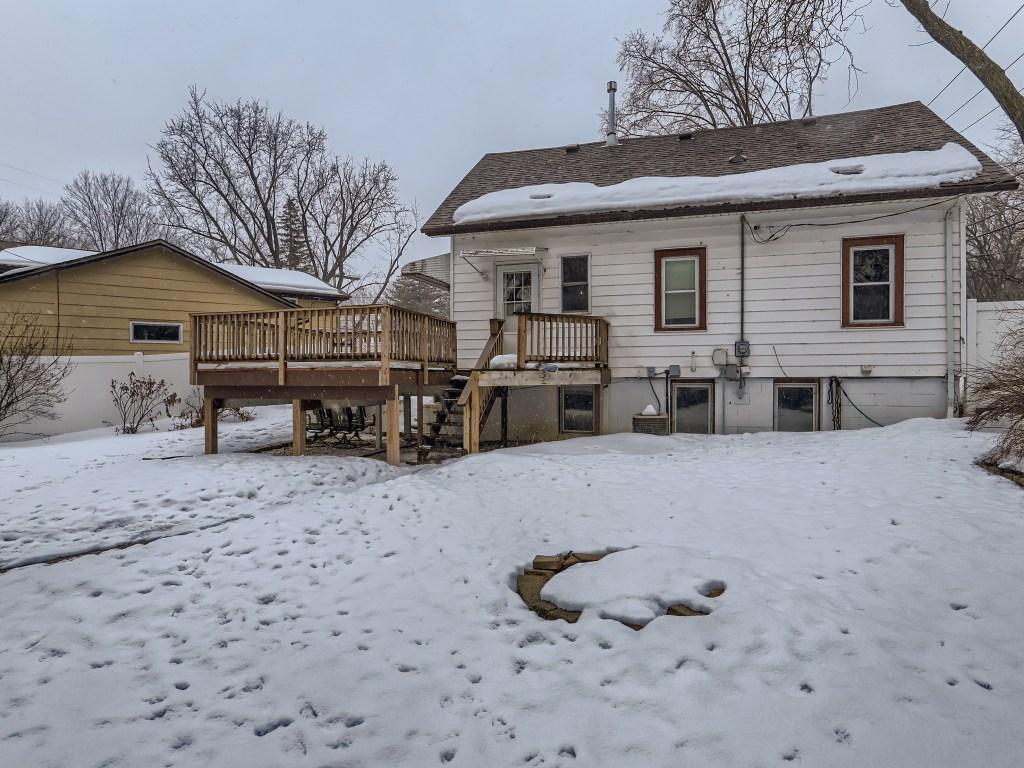 16 Back of Home. Note the privacy fence and firepit!.jpg