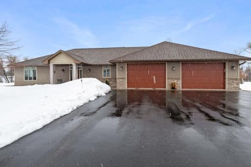 One Level Living at it's best!! 1862 FINISHED LIVEABLE SQ FT + 957 SQ FT GARAGE!!