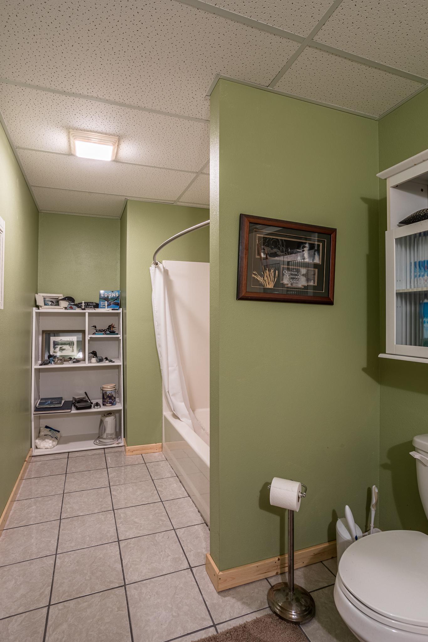 12 Lake Rd Lower Bath 2.jpg