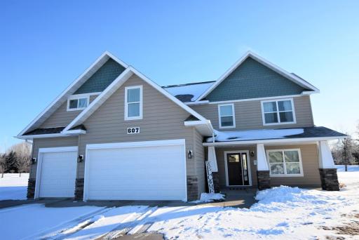 607 Maple Lane, Roseau, MN 56751