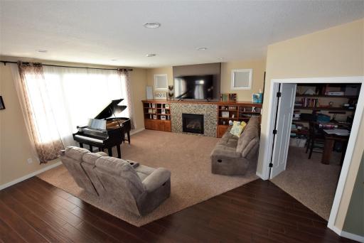 607 Maple Lane, Roseau, MN 56751