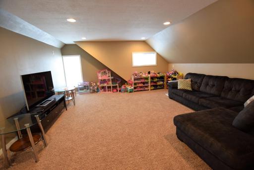 607 Maple Lane, Roseau, MN 56751