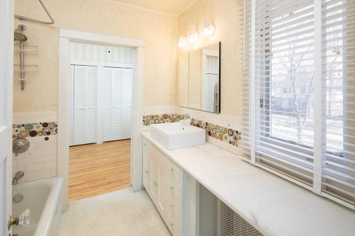 2216 Newton Avenue S, Minneapolis, MN 55405