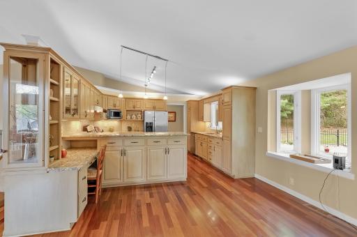 9249 Lake Riley Boulevard, Chanhassen, MN 55317