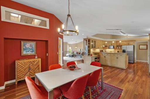 9249 Lake Riley Boulevard, Chanhassen, MN 55317