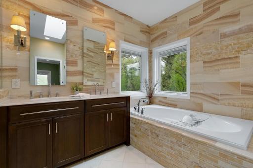 9249 Lake Riley Boulevard, Chanhassen, MN 55317