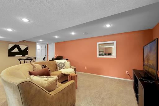 9249 Lake Riley Boulevard, Chanhassen, MN 55317