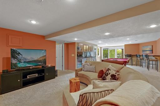 9249 Lake Riley Boulevard, Chanhassen, MN 55317