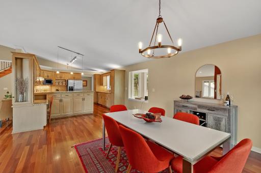 9249 Lake Riley Boulevard, Chanhassen, MN 55317