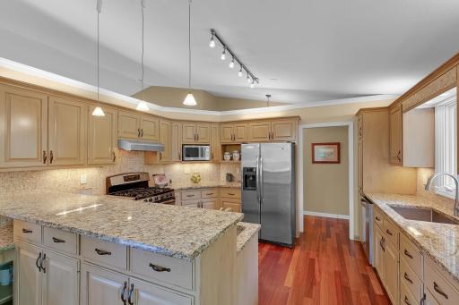 9249 Lake Riley Boulevard, Chanhassen, MN 55317