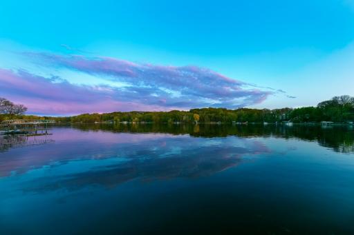 This lake property has many âlake lot featuresâ to experience the ultimate lake âlifestyleâ.