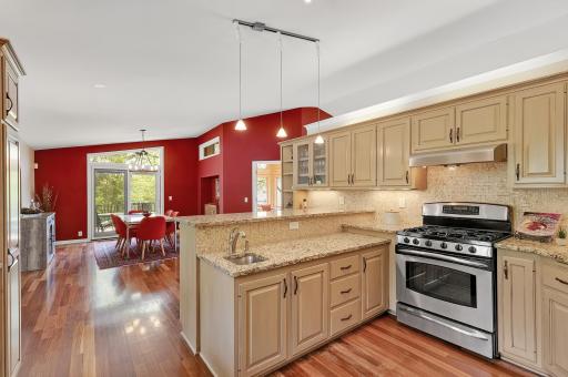 9249 Lake Riley Boulevard, Chanhassen, MN 55317