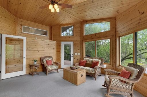 9249 Lake Riley Boulevard, Chanhassen, MN 55317