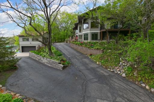 9249 Lake Riley Boulevard, Chanhassen, MN 55317