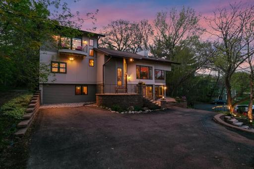 9249 Lake Riley Boulevard, Chanhassen, MN 55317
