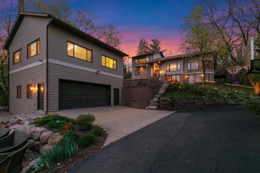 9249 Lake Riley Boulevard, Chanhassen, MN 55317