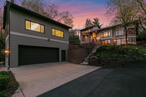 9249 Lake Riley Boulevard, Chanhassen, MN 55317