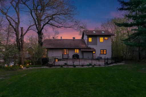 9249 Lake Riley Boulevard, Chanhassen, MN 55317
