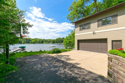 9249 Lake Riley Boulevard, Chanhassen, MN 55317