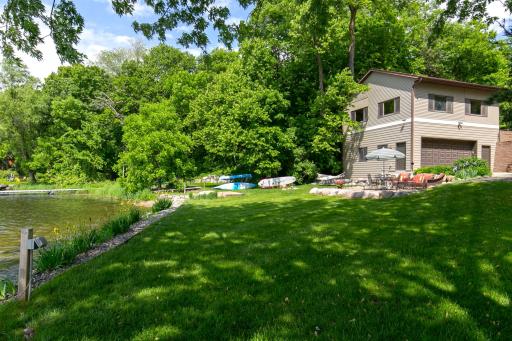 This 5BD/3BA home sits on a large 1.4-acres on a quiet cul-de-sac & has been thoughtfully updated & upgraded to provide the ultimate lakefront living.