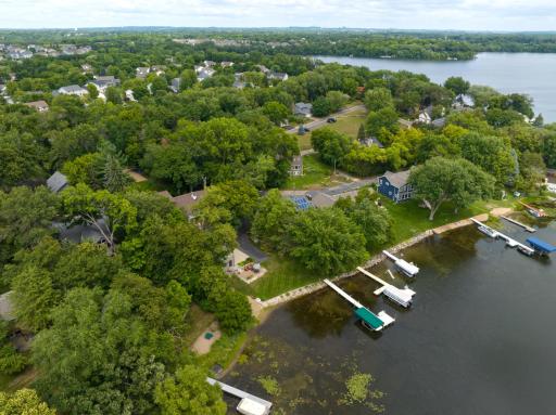 9249 Lake Riley Boulevard, Chanhassen, MN 55317