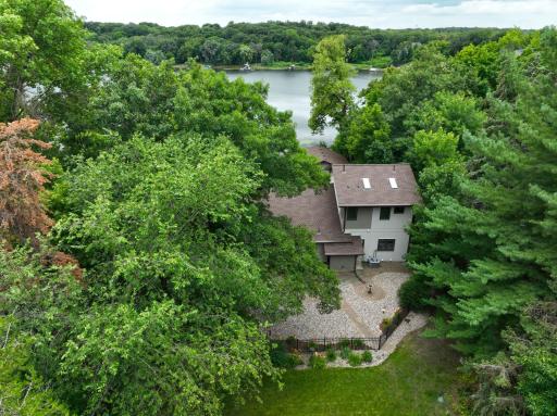 9249 Lake Riley Boulevard, Chanhassen, MN 55317