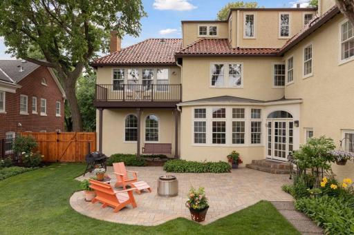 Enjoy the city and Twins baseball fireworks from the balcony or third floor