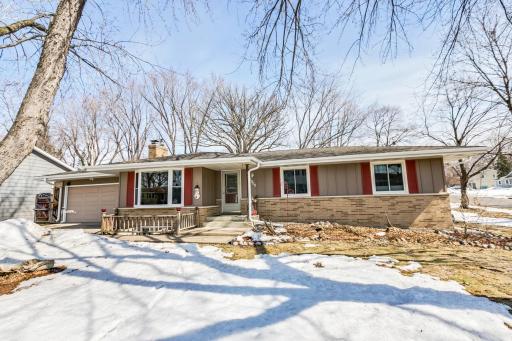 5900 Independence Avenue N, New Hope, MN 55428