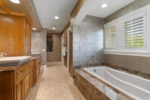 19019 Vogel Farm Trail, Eden Prairie, MN 55347
