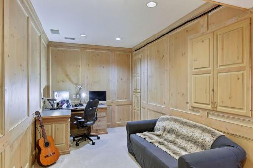 1080 Ferndale Road W, Wayzata, MN 55391