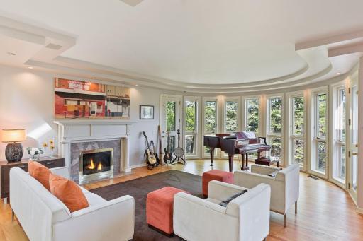 1080 Ferndale Road W, Wayzata, MN 55391