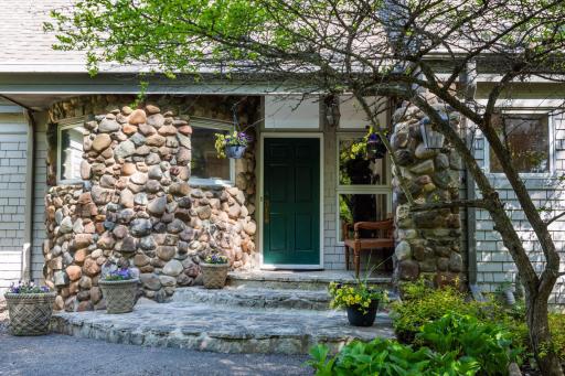 1080 Ferndale Road W, Wayzata, MN 55391