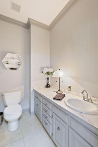 1080 Ferndale Road W, Wayzata, MN 55391
