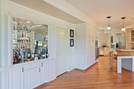 1080 Ferndale Road W, Wayzata, MN 55391