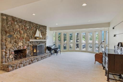 1080 Ferndale Road W, Wayzata, MN 55391