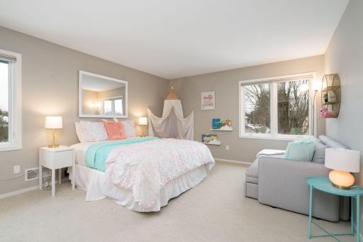 1010 Overlook Road, Saint Paul, MN 55118