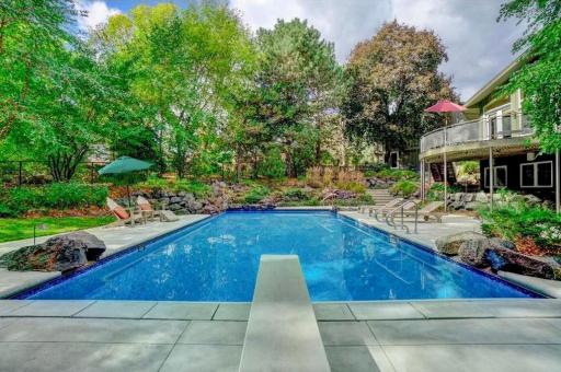 1010 Overlook Road, Saint Paul, MN 55118