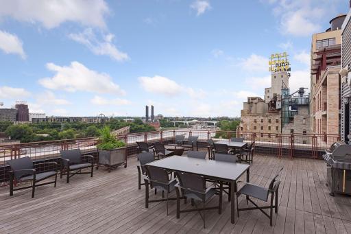 North Star Lofts rooftop retreat with extraordinary views, designer furnishings, and community grills on the shared rooftop deck.